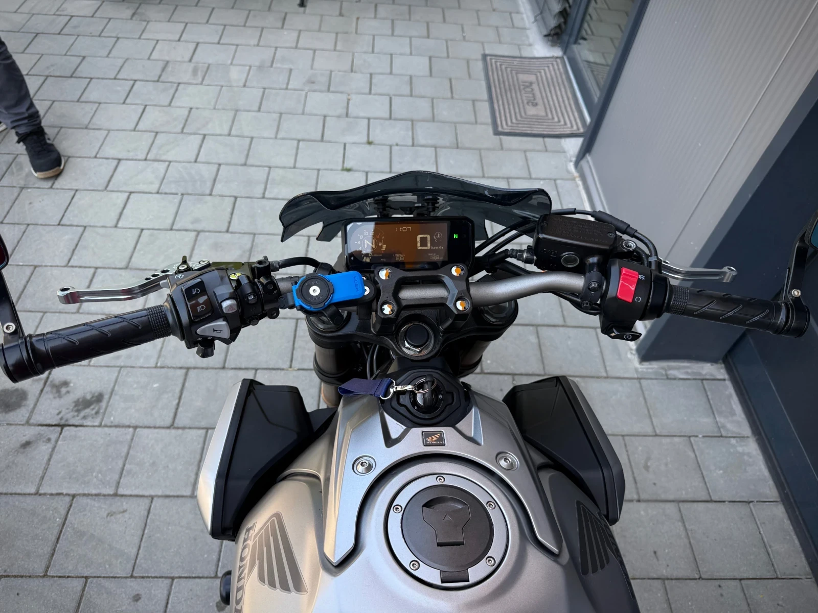 Honda Cb 650R * QuickShifter* Akrapovic* ABS* , снимка 8 - Мотоциклети и мототехника - 55768065