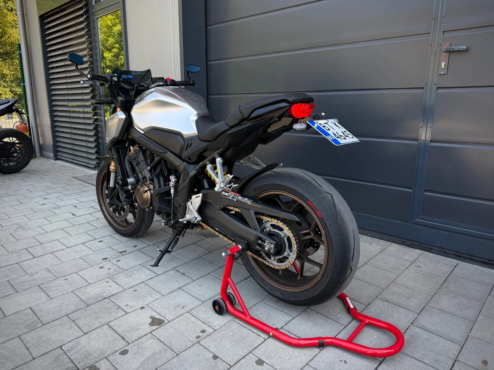 Honda Cb 650R * QuickShifter* Akrapovic* ABS* , снимка 5 - Мотоциклети и мототехника - 55768065