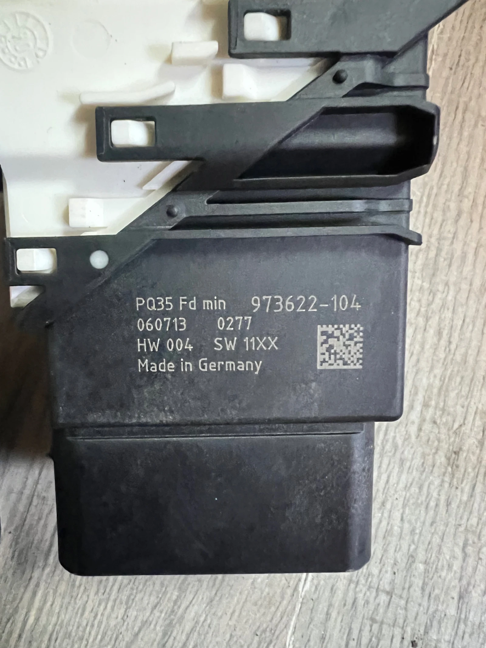 1K0959704P  980856-112         VW SKODA  1K0 959 704 P 973622-104 | Mobile.bg   2